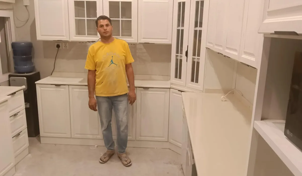 فني مطابخ حي المروة ؛ فك وتركيب وصيانة
